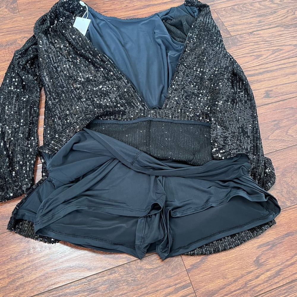 NWT Lilly Pulitzer Nicoline Long Sleeve Black Sequin Romper Size 4 - Picture 7 of 7